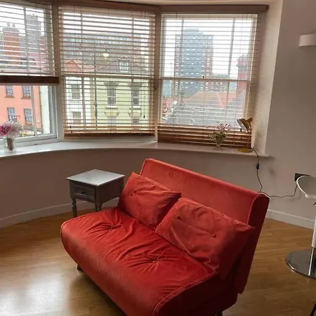 The Cherry Blossom Apartment Bristol